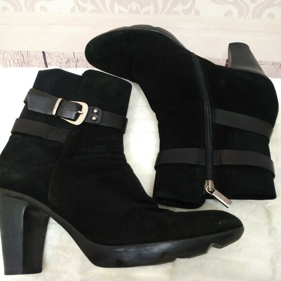 Aquatalia Black Suede Stretch Ankle Boots Womens 9.5 Heels Buckle Side Zip - Picture 2 of 12